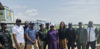 INLAND WATERWAYS SAFETY: NIWA Begins Clearance of Water Hyacinth at Ikpakodo, Lagos State